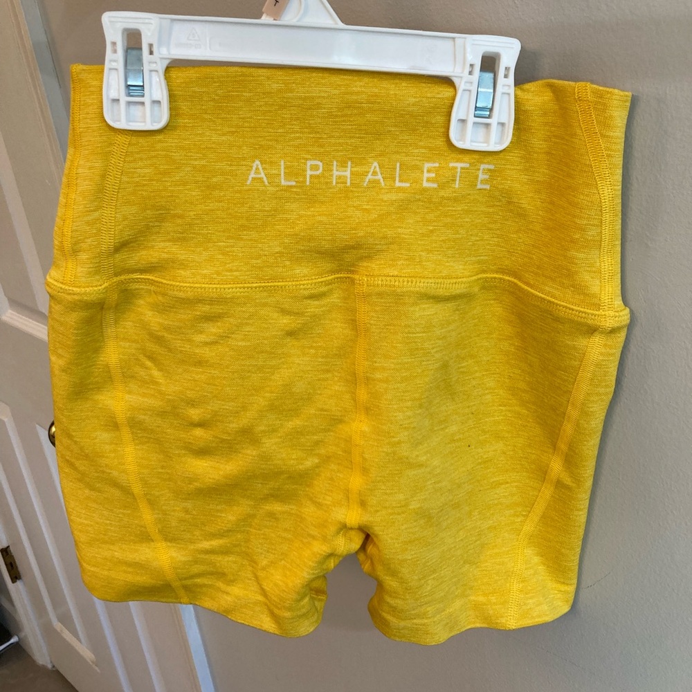 ALPHALETE Women’s Yellow biker Shorts Athletic Biker Running SIZE Small